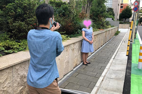 結婚相談所 東京 渋谷 20代 30代 女性写真撮影中