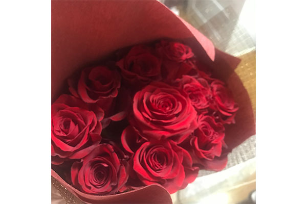結婚相談所 東京 渋谷 20代 30代 成婚者プロポーズ 赤いバラ